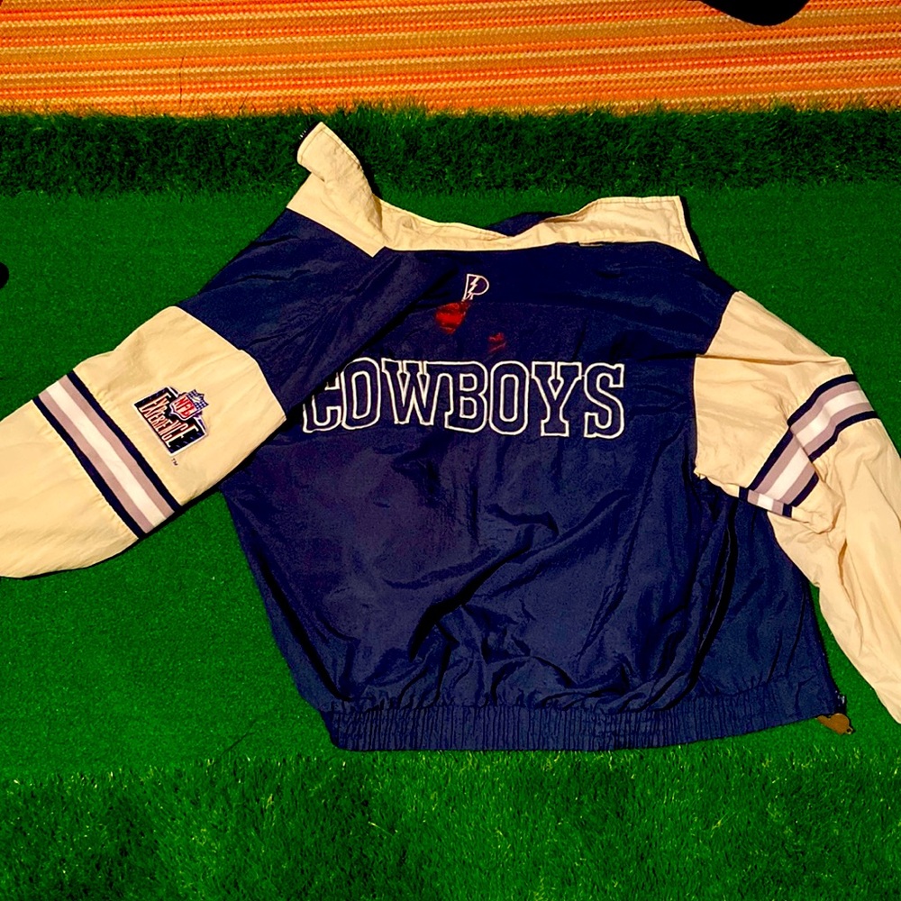 Dallas cowboys vintage windbreaker jacket in great condition
